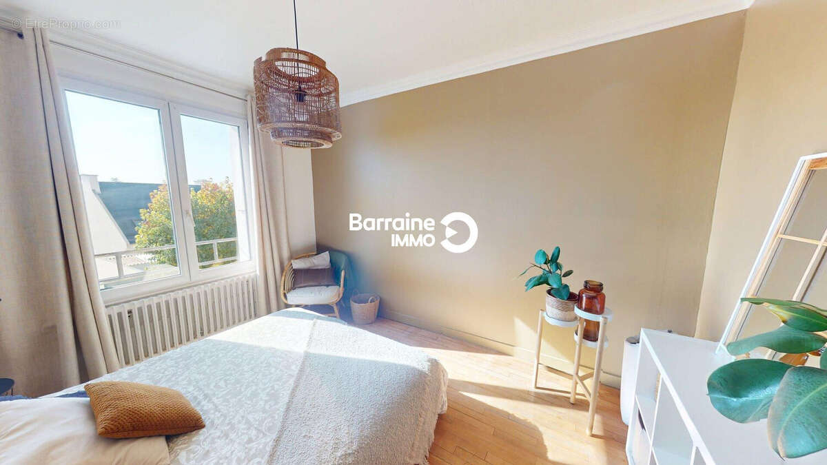 Maison à LE RELECQ-KERHUON