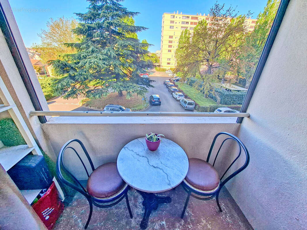 Appartement à FRESNES