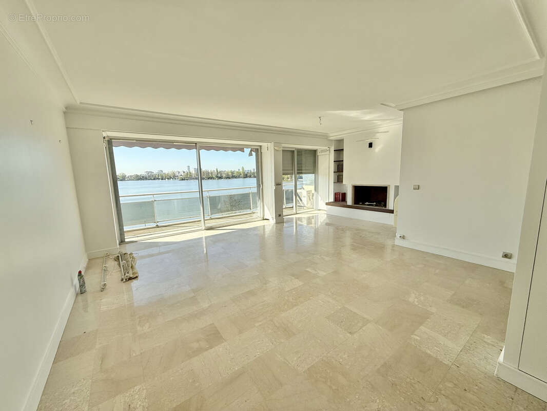 Appartement à ENGHIEN-LES-BAINS