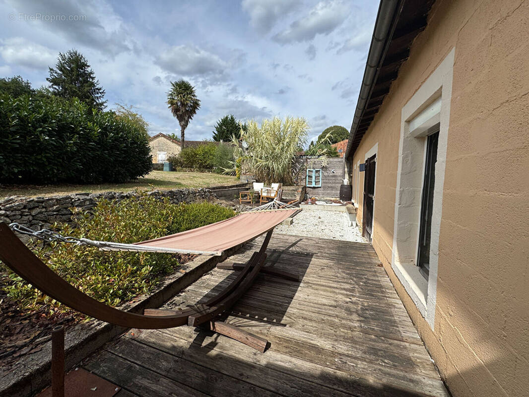 Maison à AGONAC