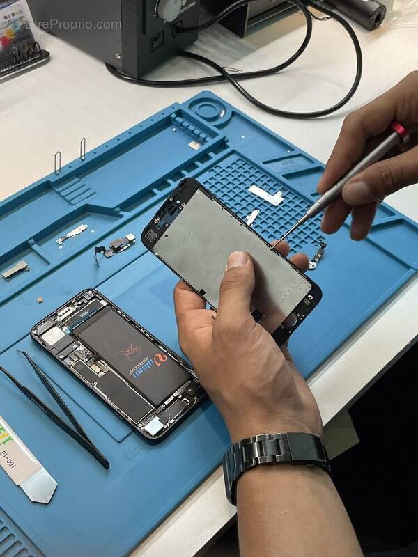 Commerce à PARIS-9E