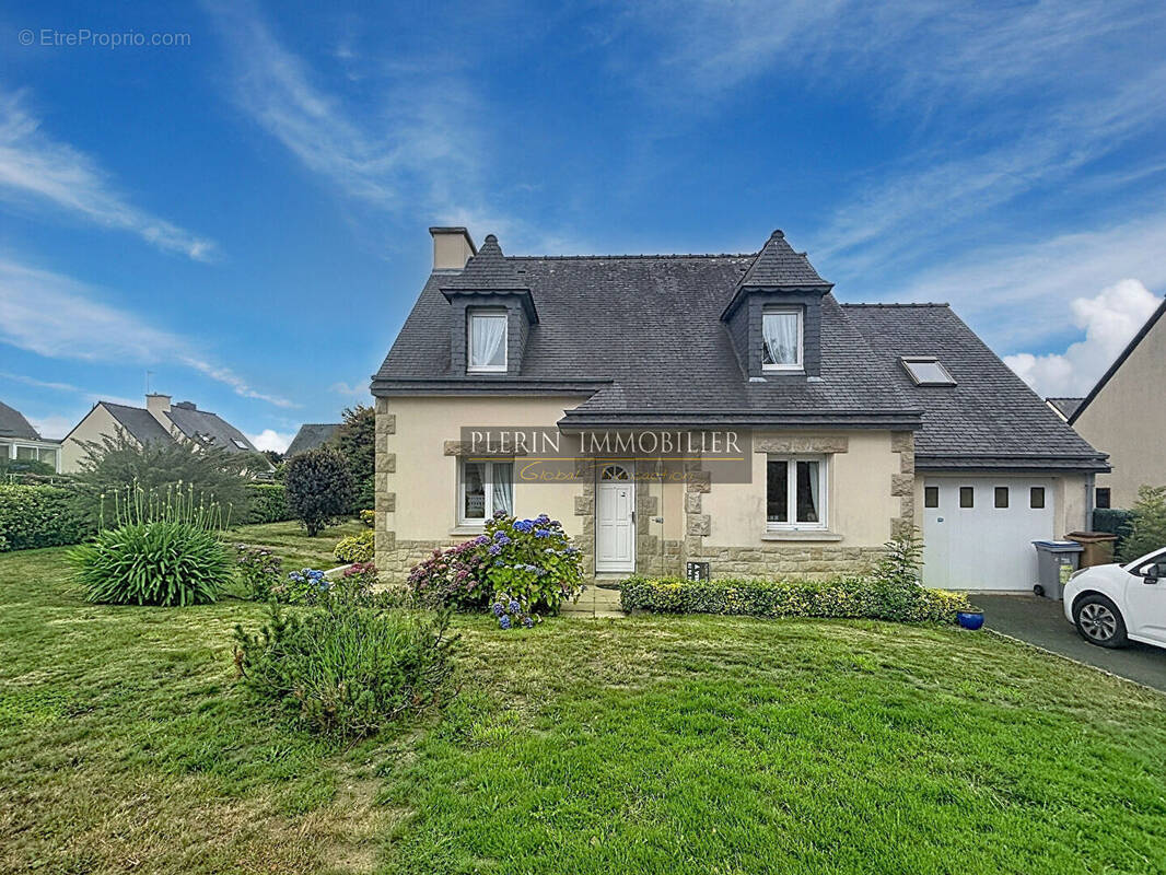 Maison à PLOUEZEC