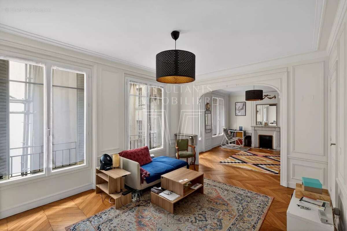 Appartement à PARIS-17E