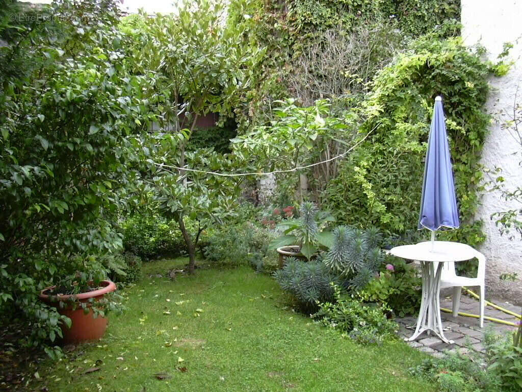 Maison à BEYNES