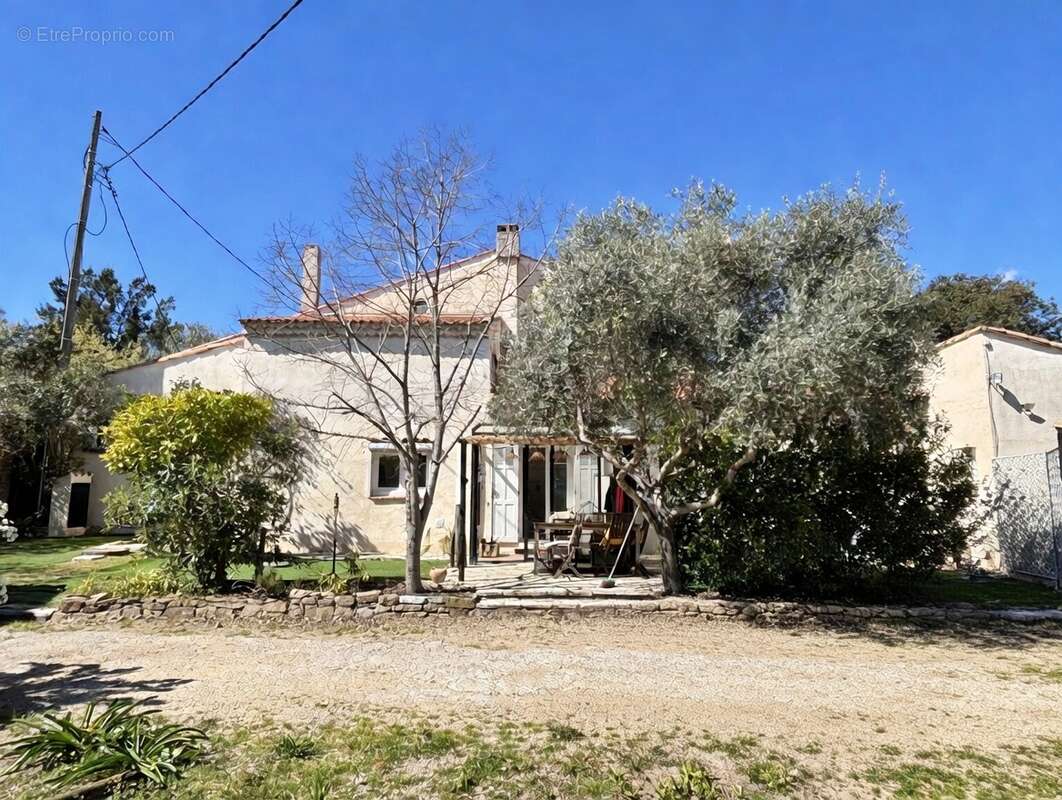 Maison à ROQUEBRUNE-SUR-ARGENS