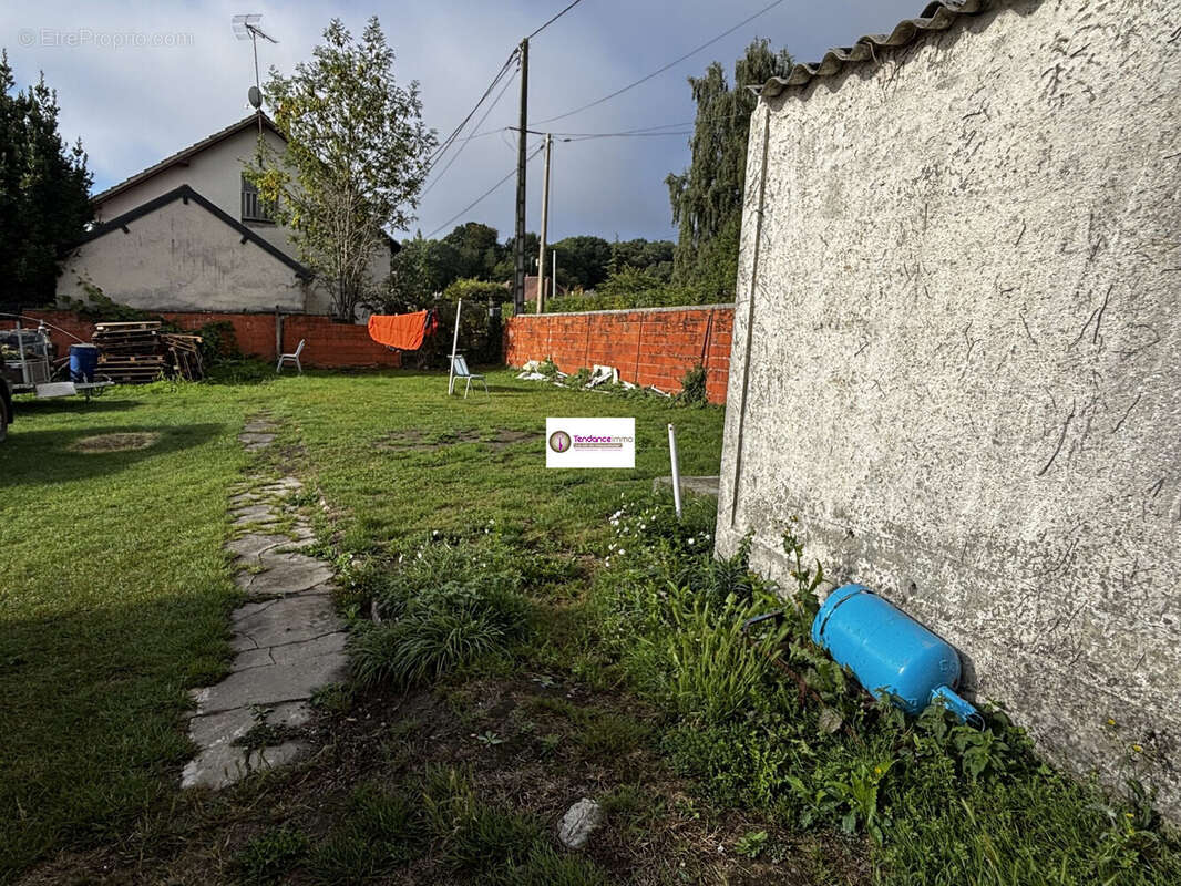 Maison à SAINTE-GAUBURGE-SAINTE-COLOMBE