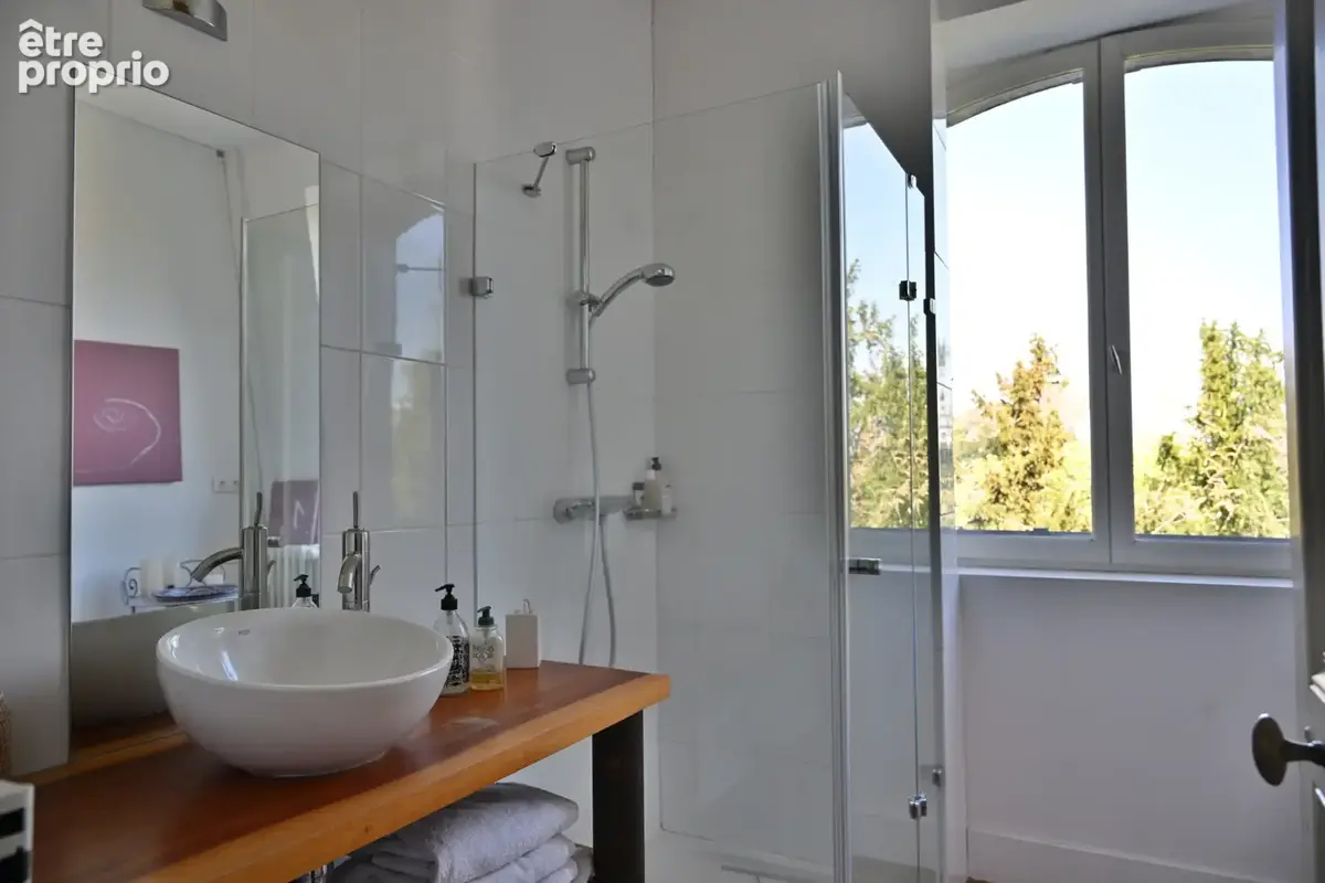 Exclusivité  Expertimo  Maison de caractére offrant élégance, histoire,  prestations raffinées et discrétion a - photo 13