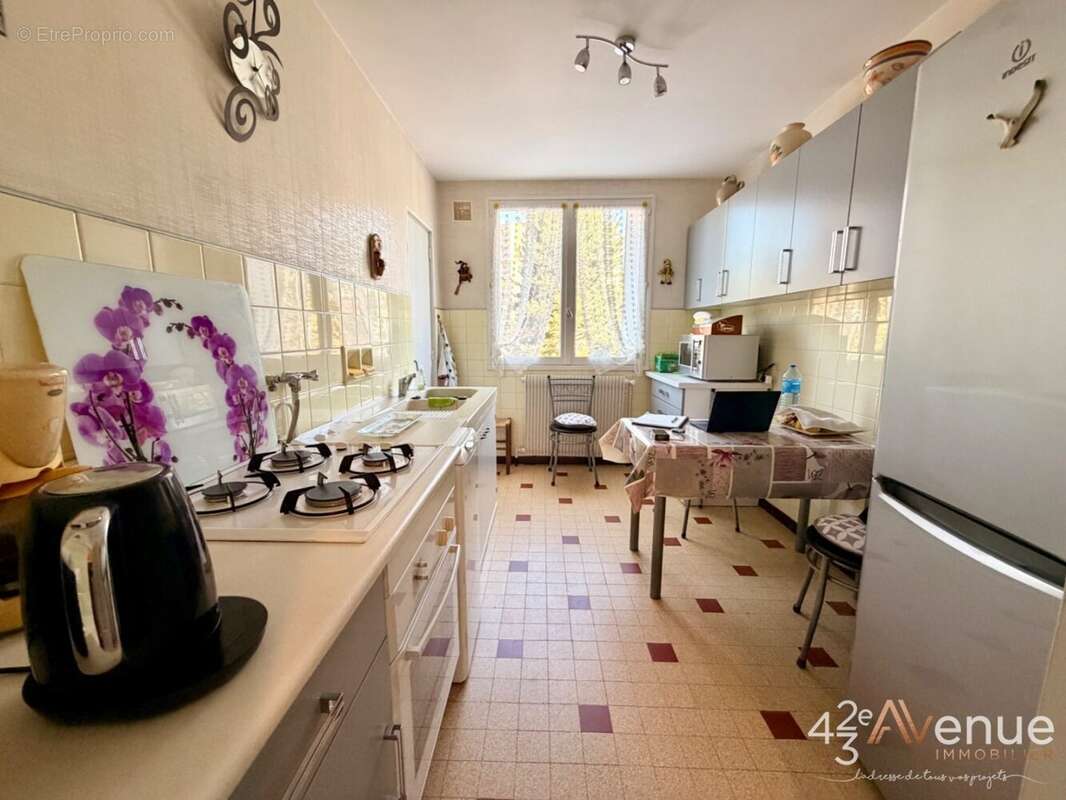 Appartement à SAINT-ETIENNE