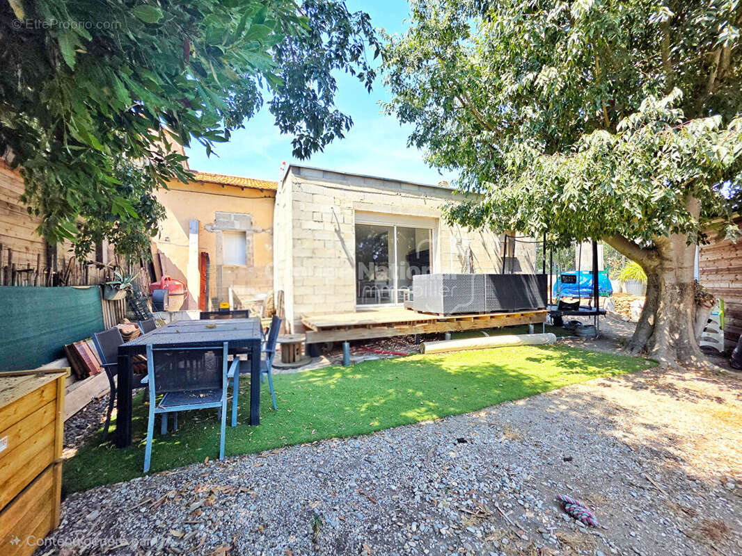 Maison de plain-pied rénovée,  80 m² , Miramas (13140) - photo 15