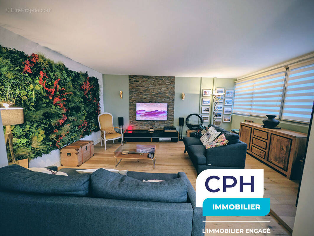 Appartement à COURBEVOIE