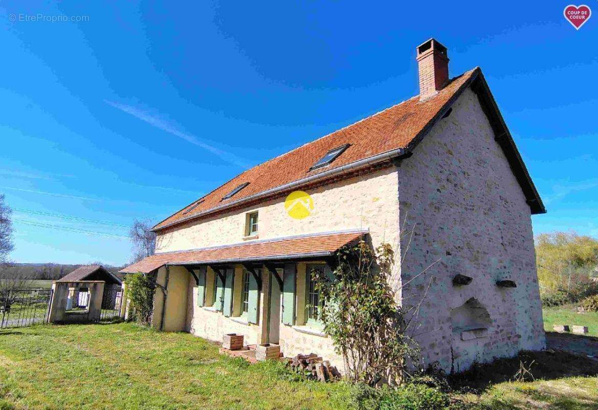 Maison à LA CHAPELLE-HUGON