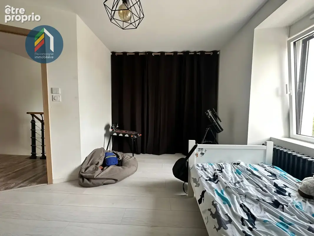 Maison familiale T7, 1000m2 de jardin avec dépendances - photo 14