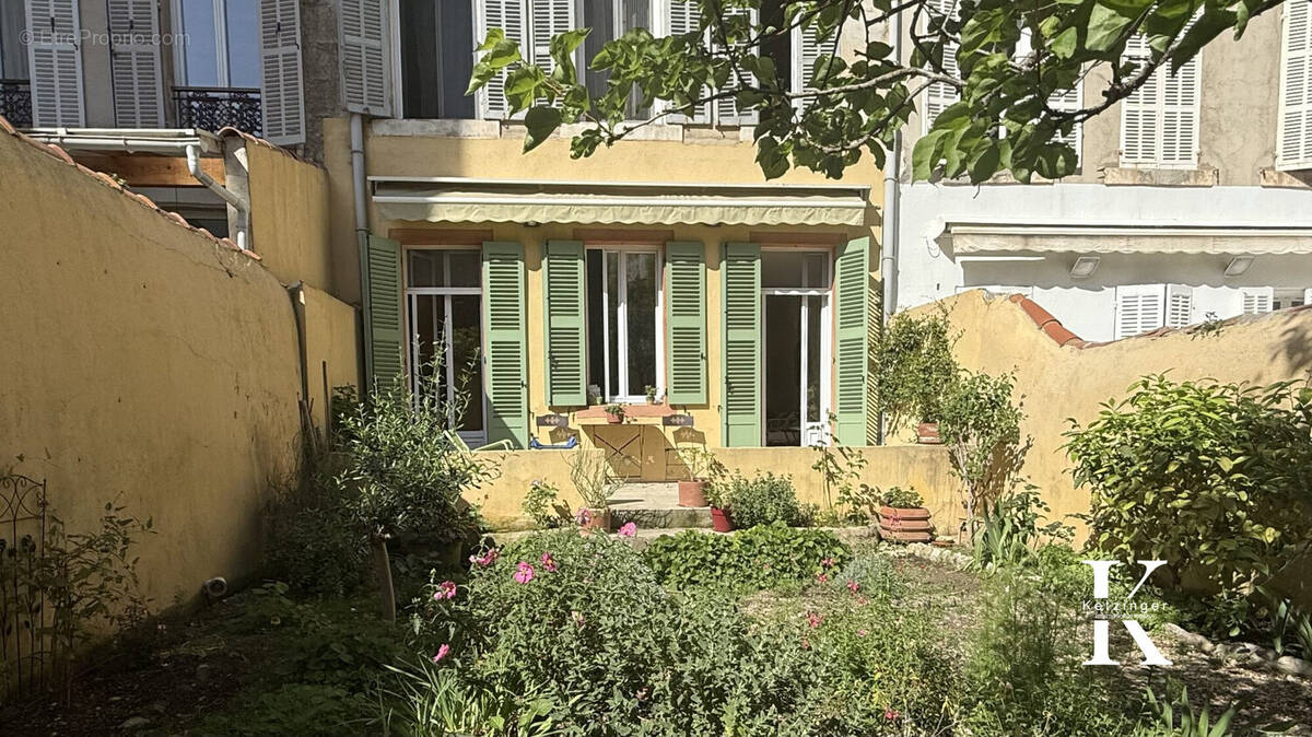 Appartement à MARSEILLE-6E
