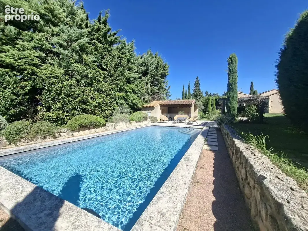 Fontvieille - Maison familiale 5 chambres sur parcelle de 1850m2 - photo 25