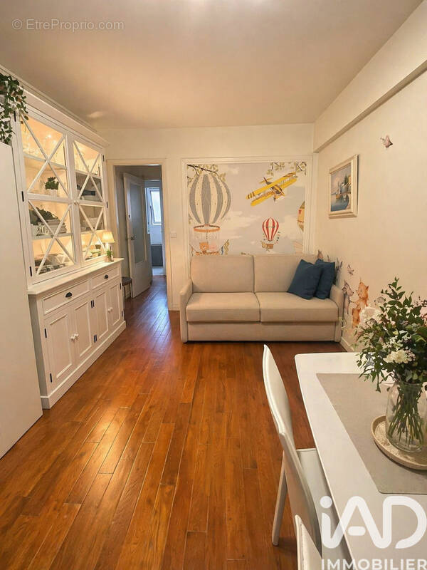 Photo 1 - Appartement à PARIS-16E