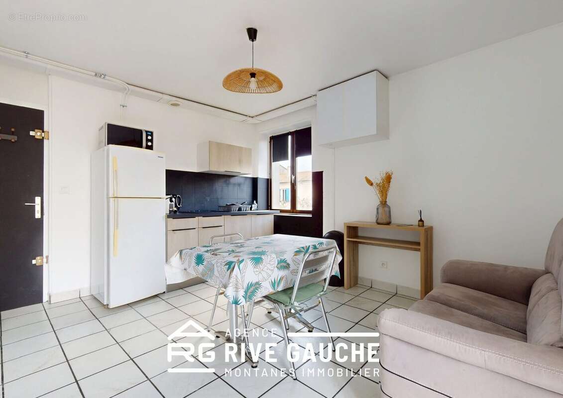 Appartement à LES ROCHES-DE-CONDRIEU