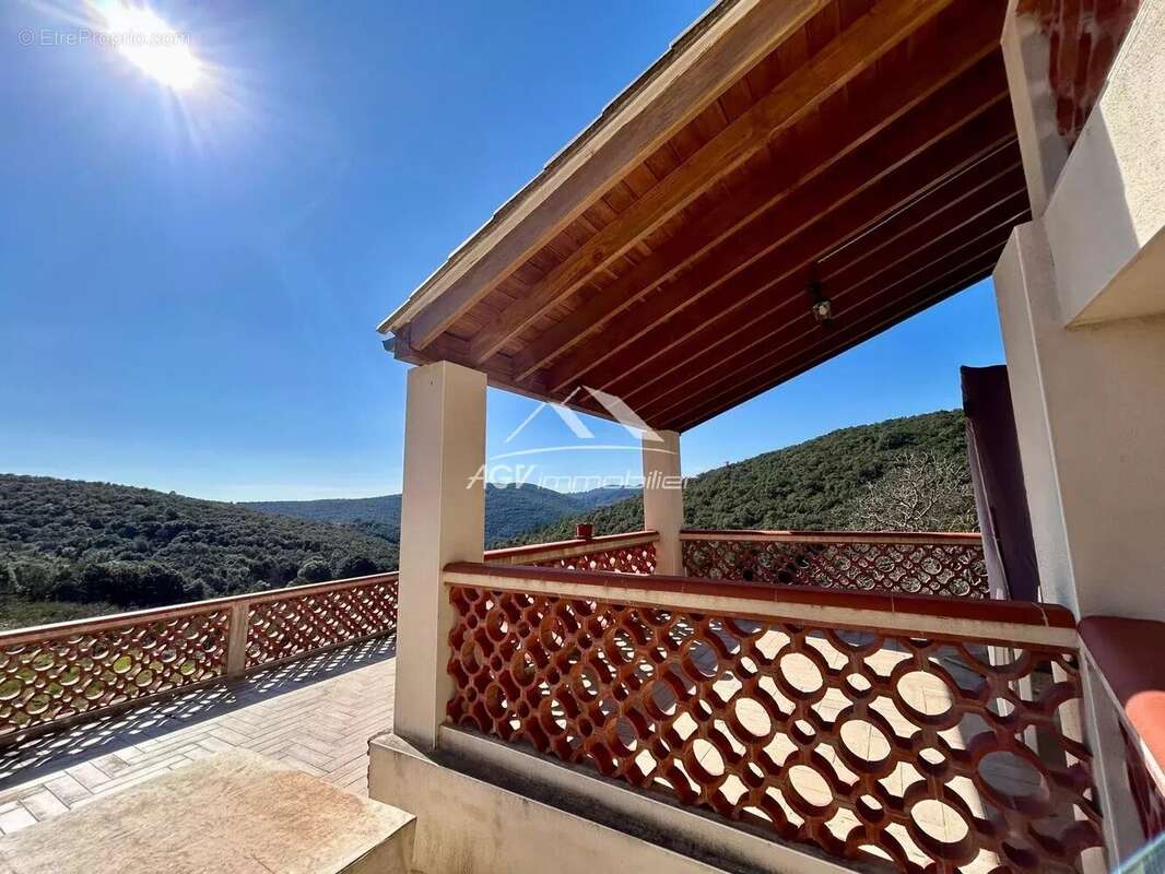 Maison à LES SALLES-DU-GARDON