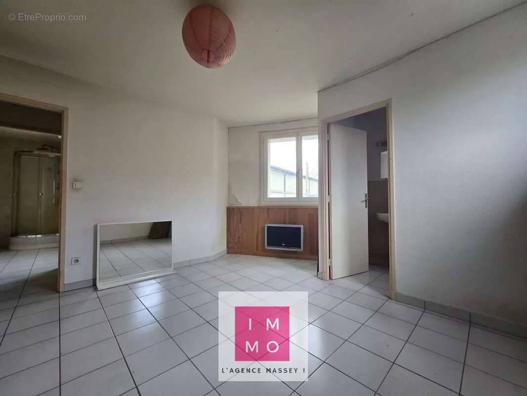 Maison à VILLECOMTAL-SUR-ARROS