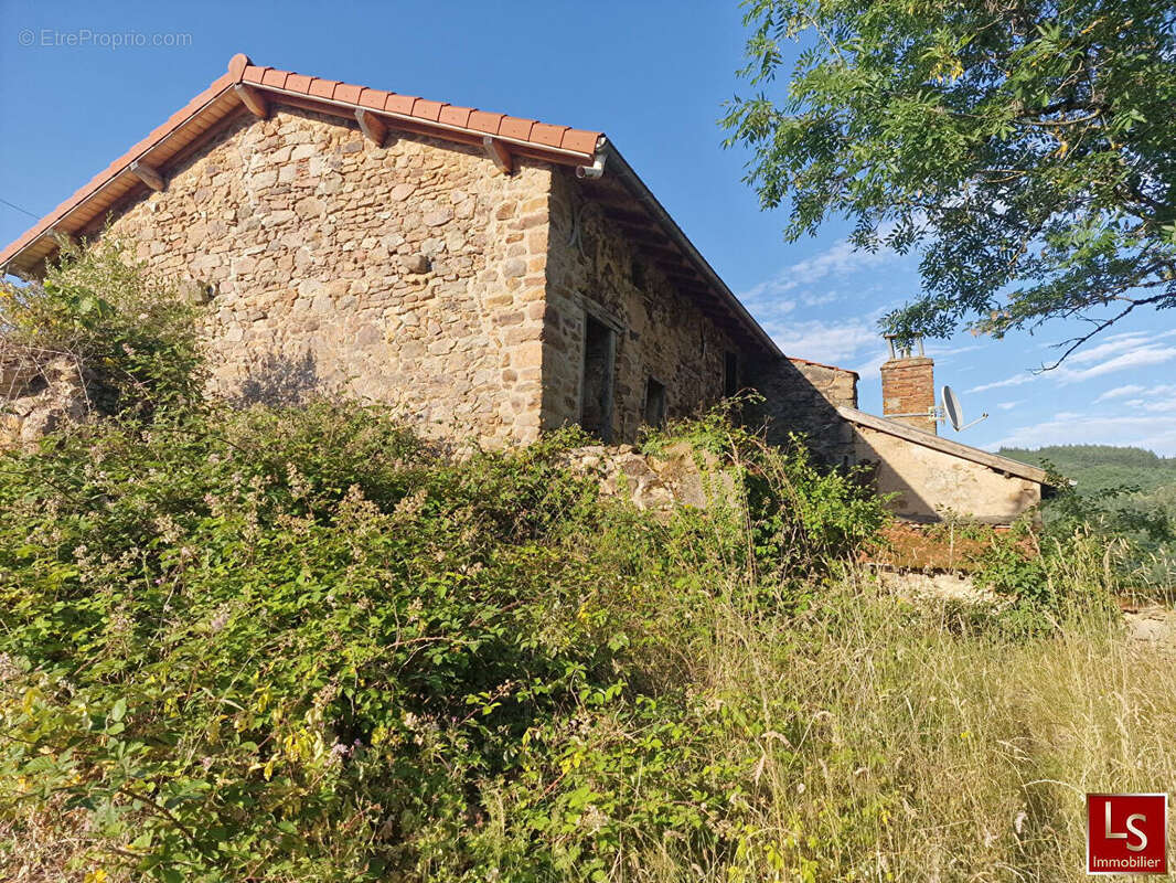Maison à SAINT-BONNET-DES-QUARTS