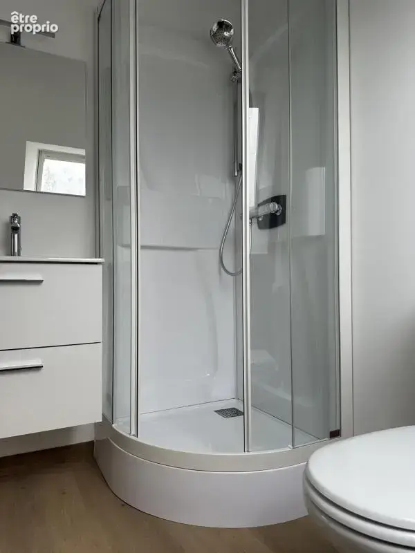 Appartement T2 Duplex entièrement rénové – Aux portes de Vannes – Lumineux et prêt à vivre - photo 5