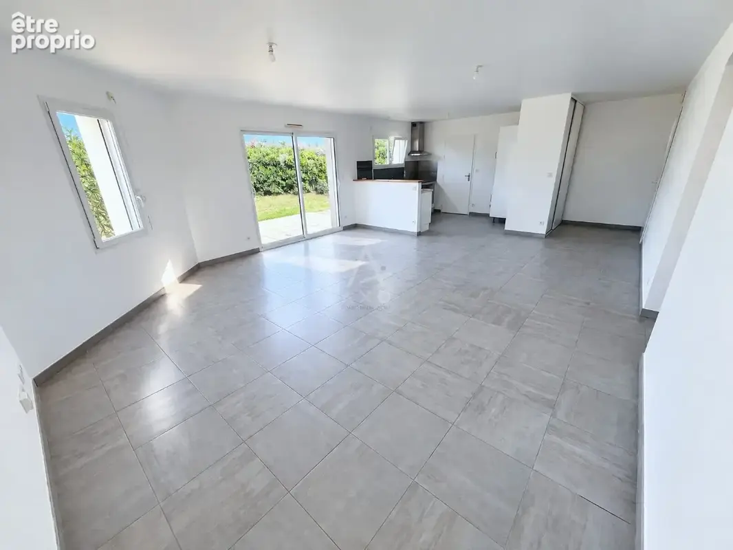 Maison de plain-pied  3 chambres  La Roche-sur-Yon, - photo 3
