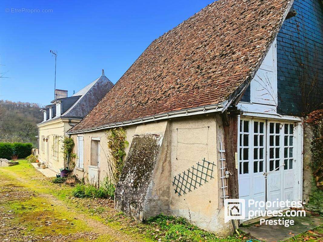 Propriété de charme .Maison bourgeoise en tuffeau, dépendance XVII, parc paysager - photo 6