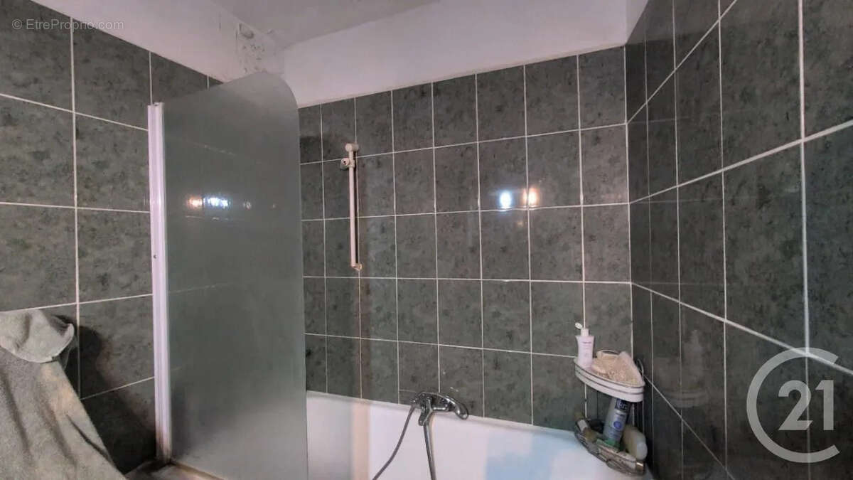 Appartement à MARSEILLE-4E