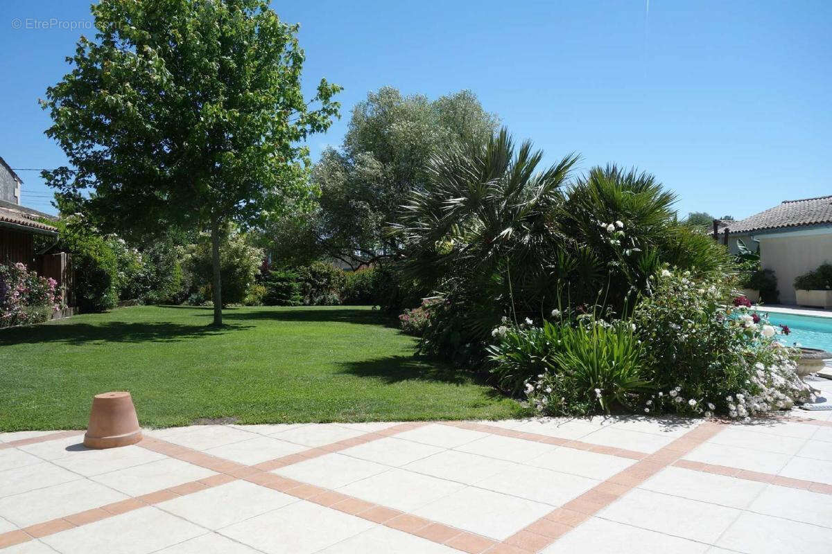 Achat maison 6 pièces 258 m2 33390 Blaye IMMOBILIERE DE L'ESTUAIRE - photo 7