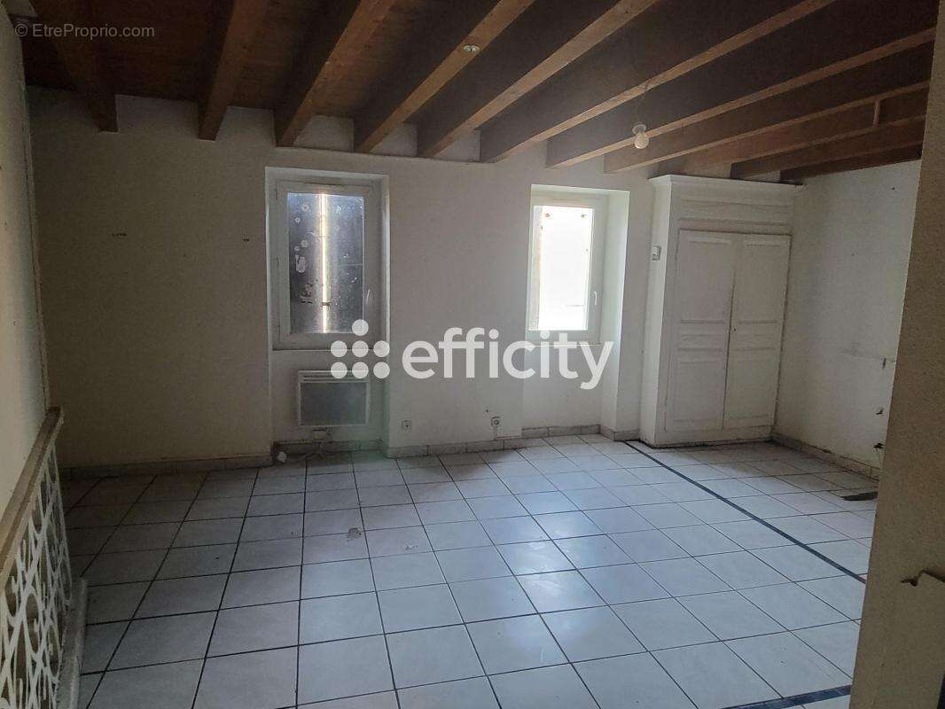 Maison à ETOILE-SUR-RHONE