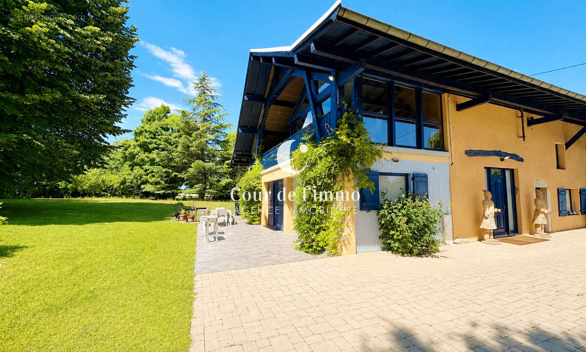FEIGÈRES   Corps de ferme du XVIIIe siècle rénové   À 3 min de Genève A VENDRE - photo 19
