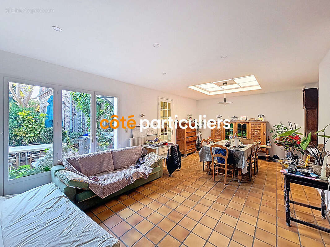 Commerce à LA CHAPELLE-D&#039;ARMENTIERES