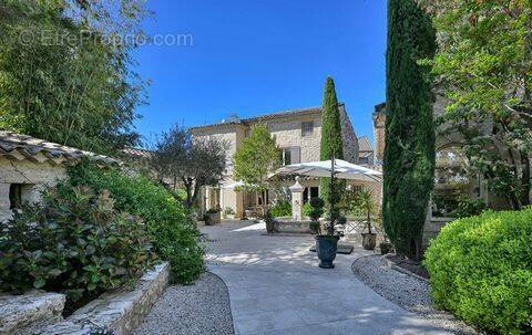 Maison à UZES
