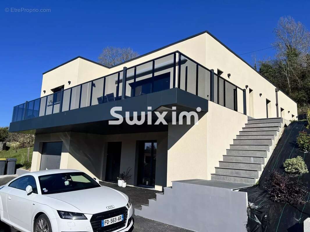 Maison à LONS-LE-SAUNIER