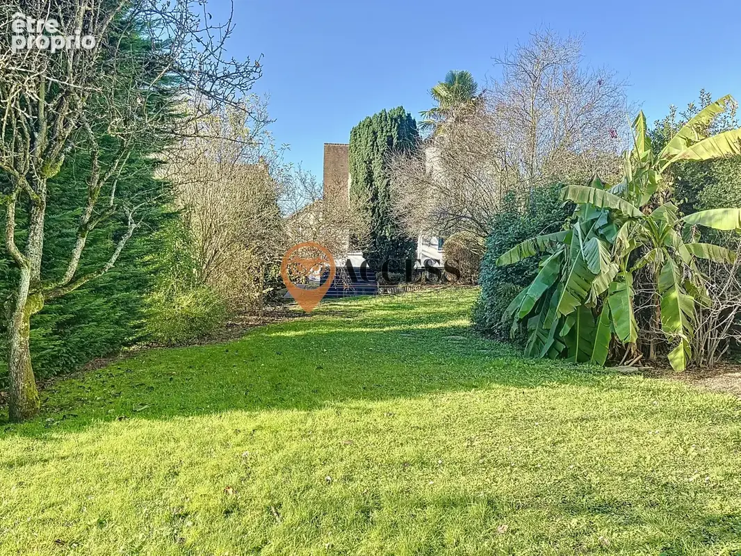GROSLAY - Maison familiale édifiée sur 1070m2 de terrain ! - photo 14