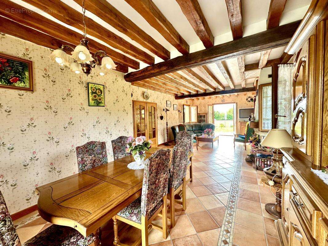 Maison à CHAINTREAUX