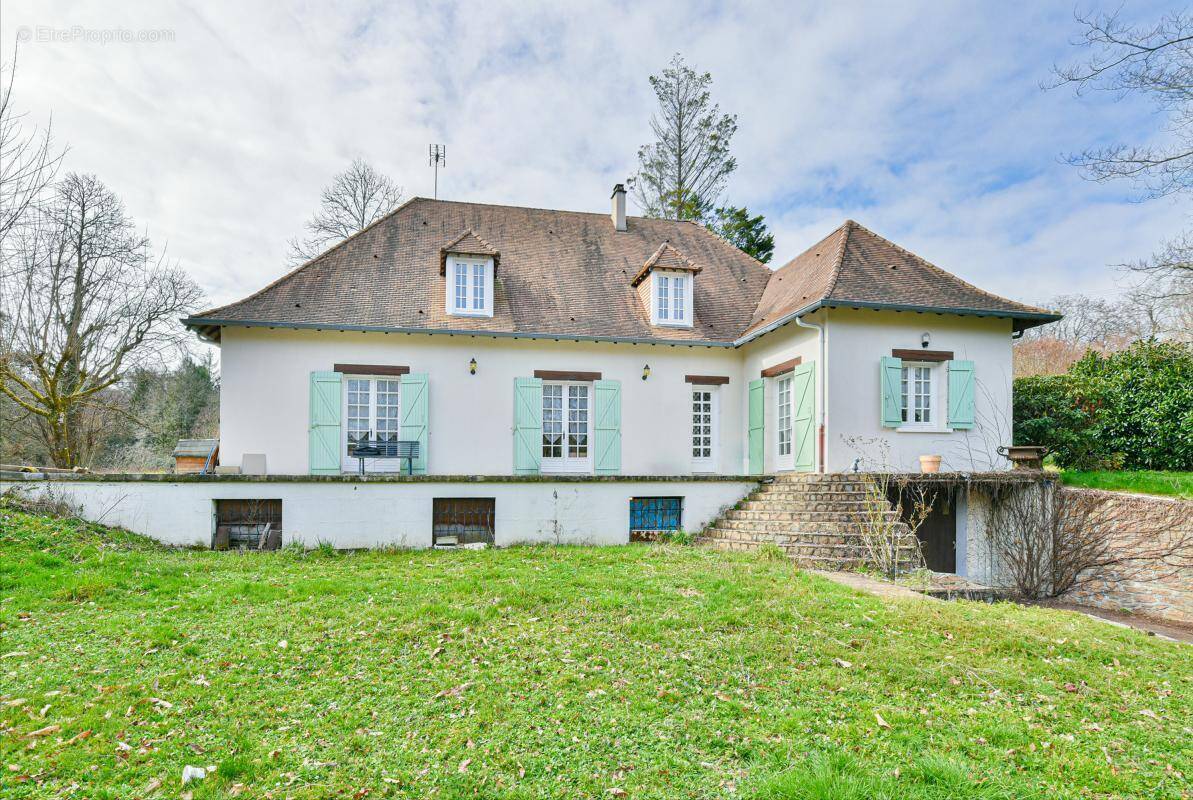 Maison à CHAMPNIERS-ET-REILHAC