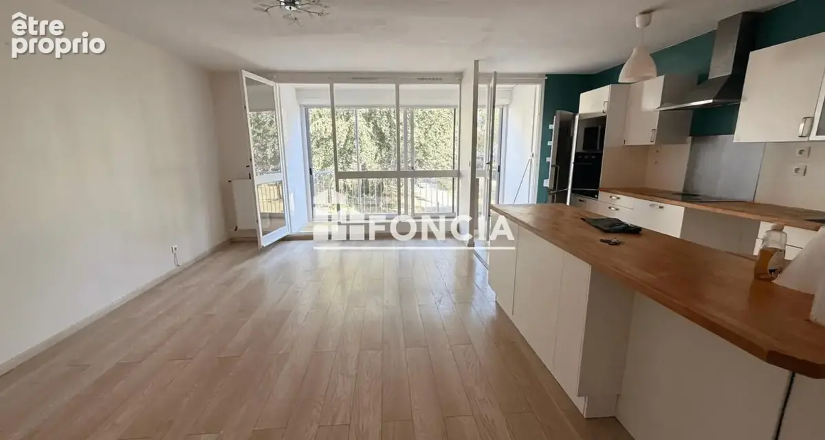 Appartement de 80 m² avec balcon et cave - photo 3