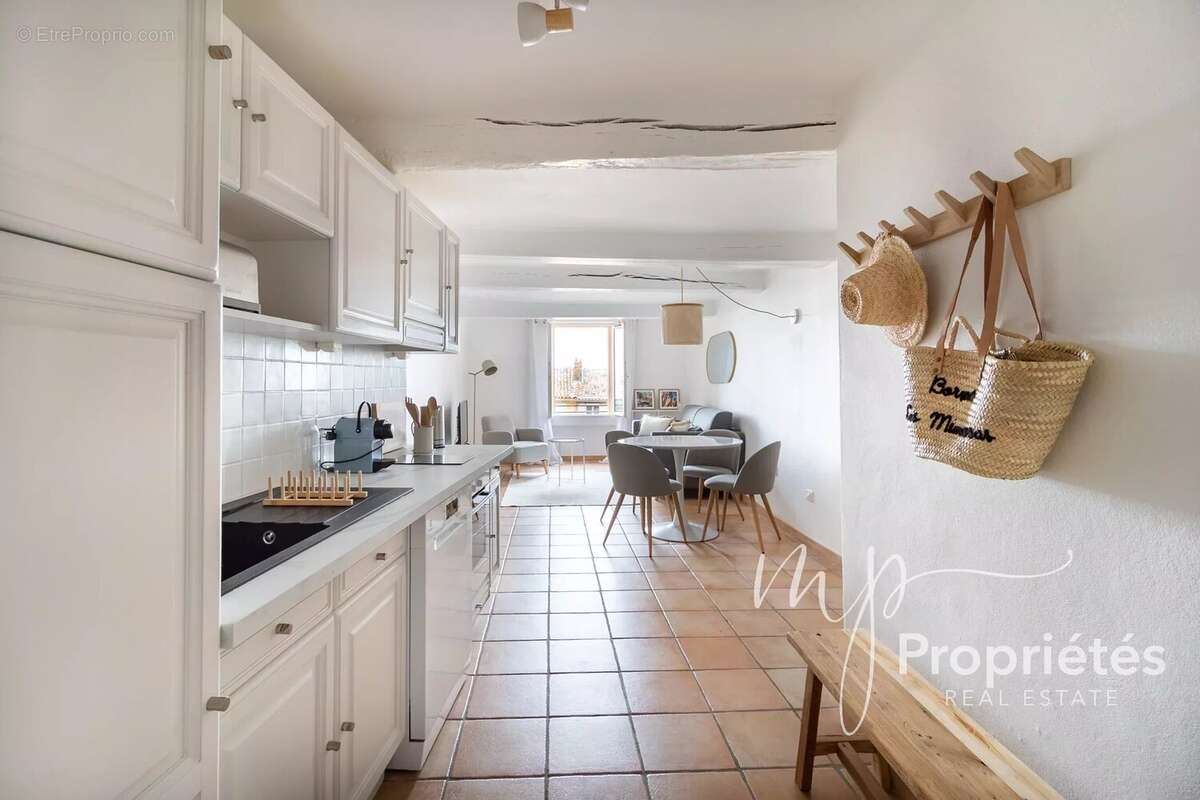 Appartement à BORMES-LES-MIMOSAS