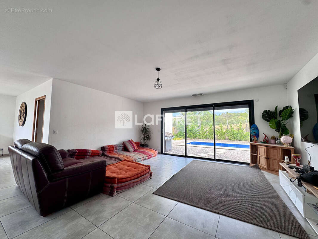 Maison à PEYRESTORTES