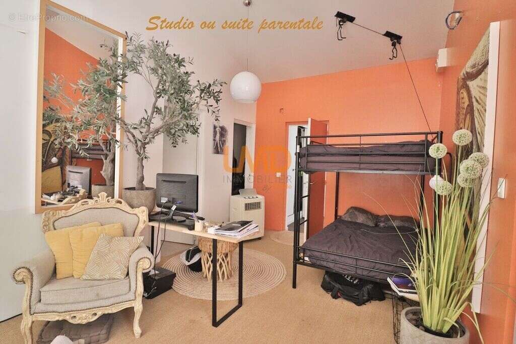 Saint Maximin: maison T5 + studio + dépendance - photo 16