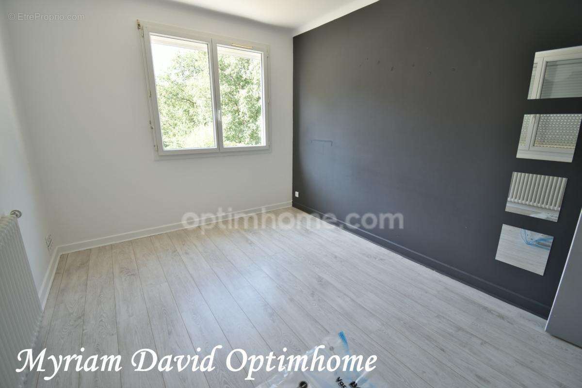 Maison familiale 171 m² – DPE C – 5 chambres – Terrain paysagé de 2 400 m² – Rostrenen - photo 7