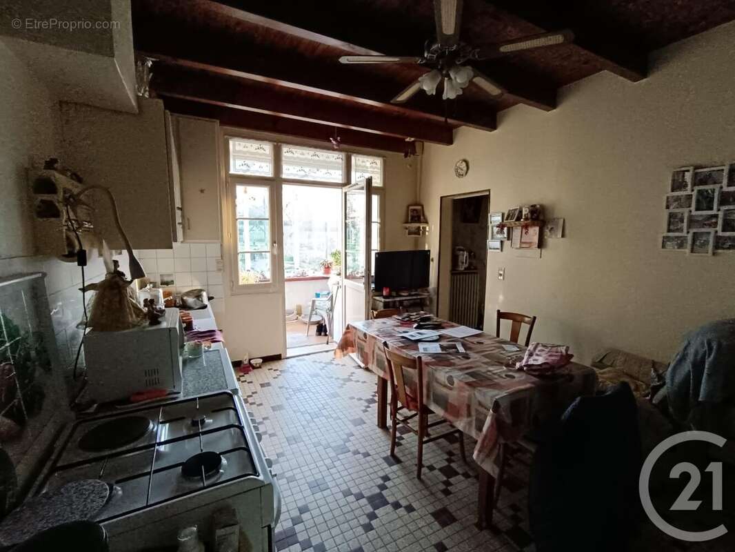 Maison 106 m² à Cercoux  - photo 3