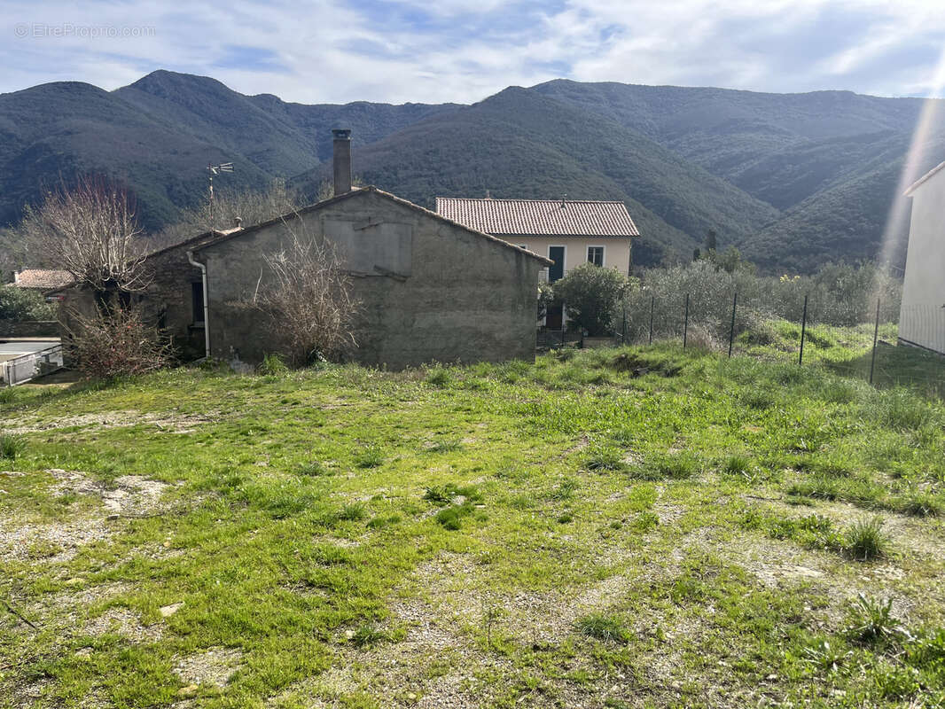 Maison à COLOMBIERES-SUR-ORB