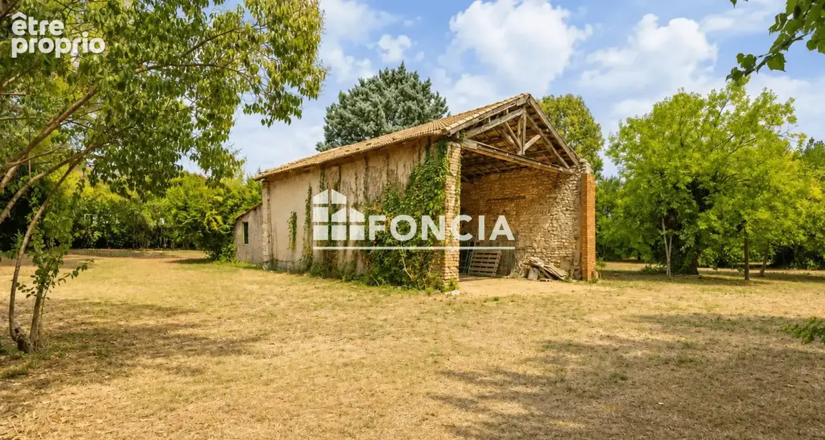 Magnanerie de Caractère 269 m2 sur un terrain arboré de plus de 3 000 m² à Moussac - photo 4