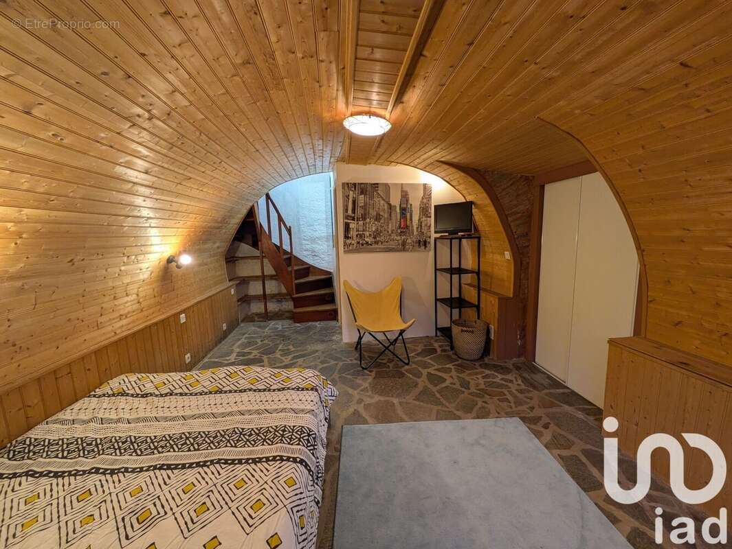 Photo 2 - Maison à SAINT-VICTOR-ET-MELVIEU