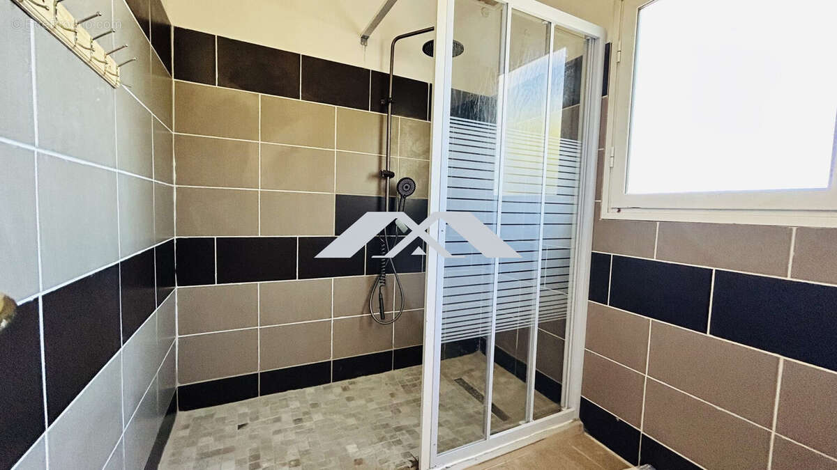 Maison à PETITE-ILE