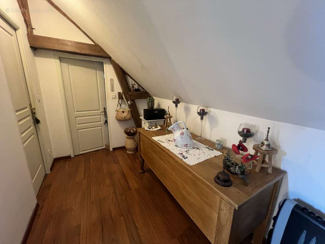 Maison à LA VILLE-AUX-DAMES