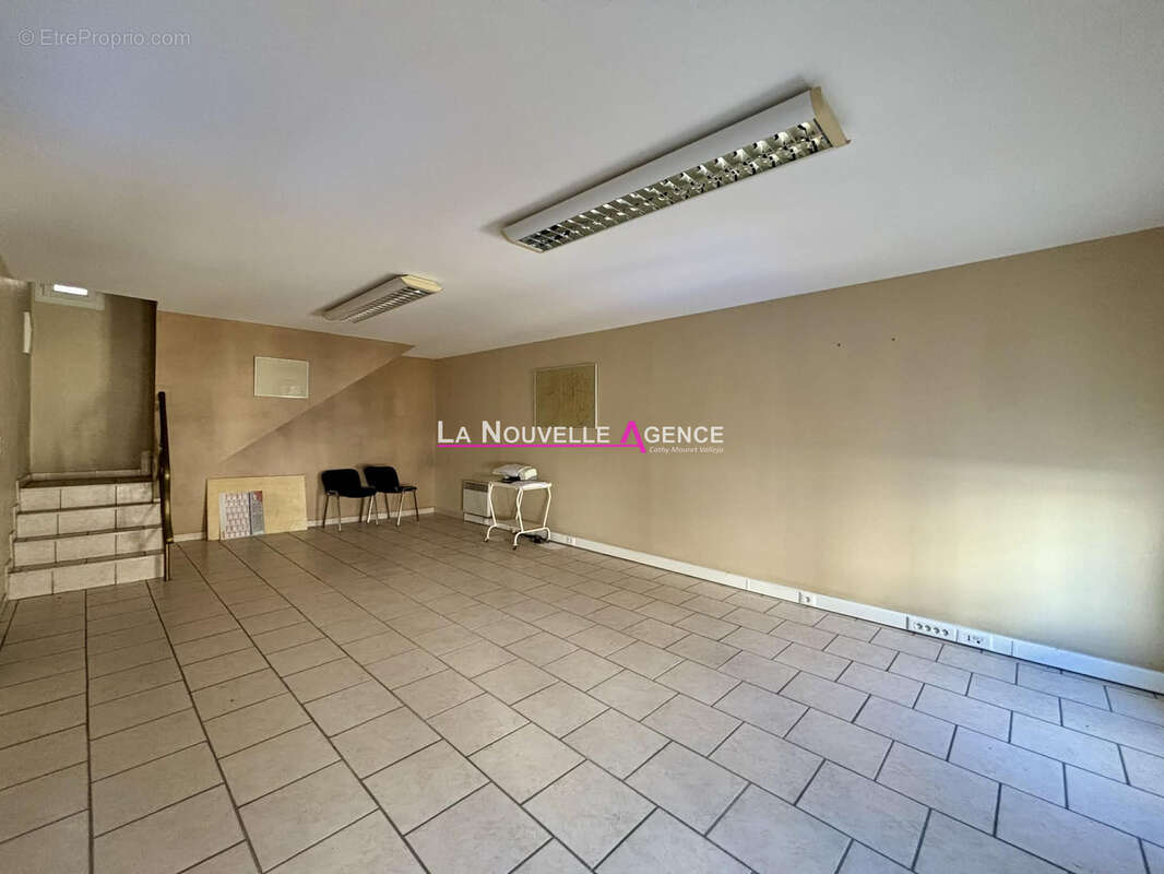 Grand ensemble immobilier au coeur du village - photo 9
