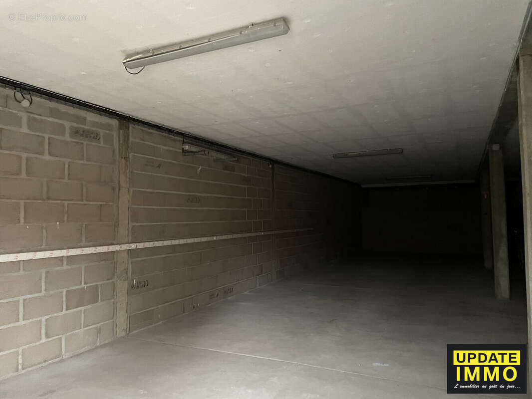 Commerce à CONTREXEVILLE