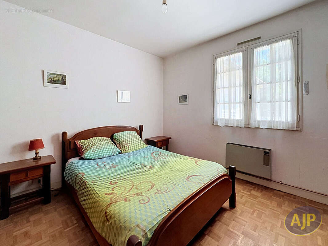 Maison + gîte attenant sur terrain arboré - photo 5